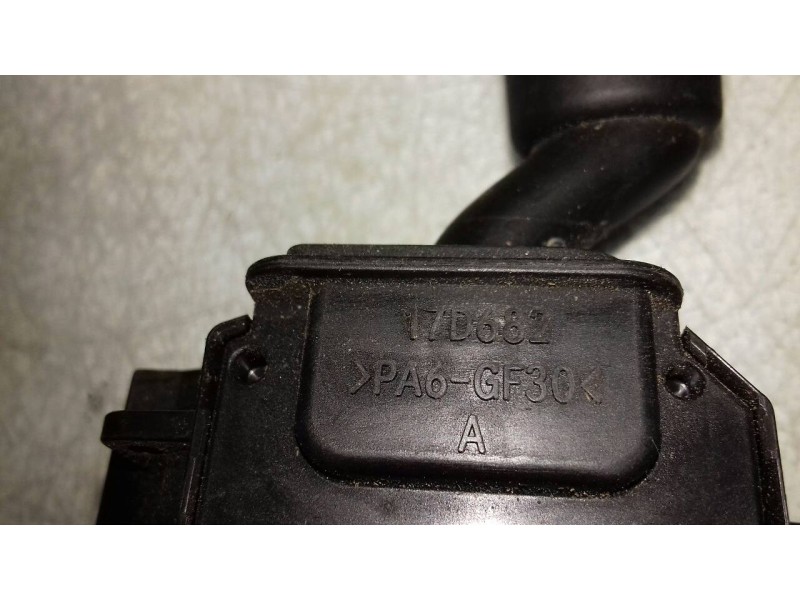 Recambio de mando intermitentes para mazda 3 berlina (bk) 1.6 crdt active referencia OEM IAM 17D682  