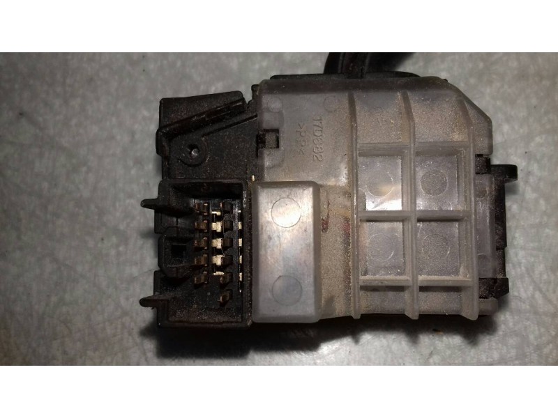 Recambio de mando limpia para mazda 3 berlina (bk) 1.6 crdt active referencia OEM IAM 17D682  