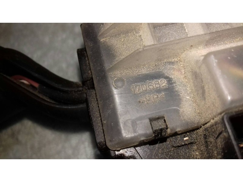 Recambio de mando limpia para mazda 3 berlina (bk) 1.6 crdt active referencia OEM IAM 17D682  