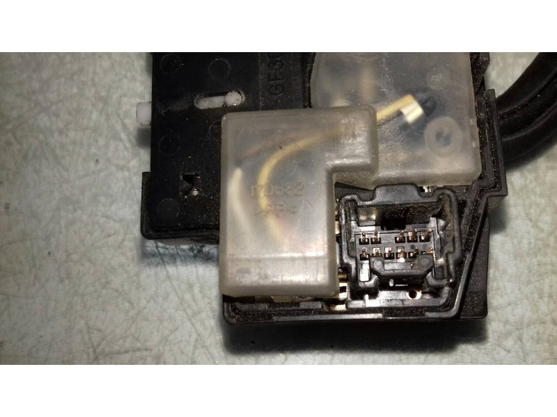 Recambio de mando intermitentes para mazda 3 berlina (bk) 1.6 crdt active referencia OEM IAM 17D682  