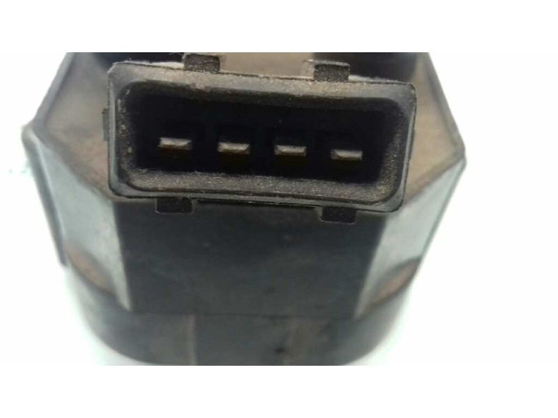 Recambio de bobina encendido para peugeot 205 berlina 1.1 mito referencia OEM IAM 0221503006  BOSCH