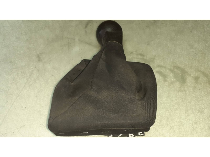 Recambio de pomo palanca cambio para seat ibiza (6j5) sport referencia OEM IAM 6J0863279  5 VELOCIDADES