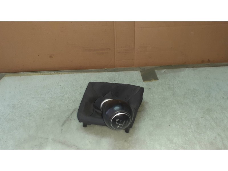 Recambio de pomo palanca cambio para seat ibiza (6j5) sport referencia OEM IAM 6J0863279  5 VELOCIDADES