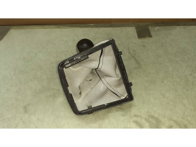 Recambio de pomo palanca cambio para seat ibiza (6j5) sport referencia OEM IAM 6J0863279  5 VELOCIDADES