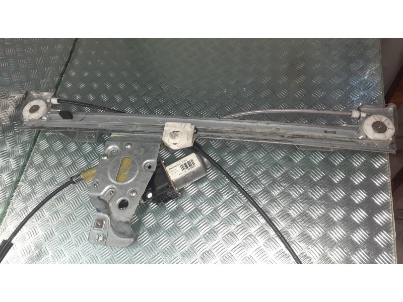 Recambio de elevalunas delantero derecho para renault kangoo dynamique referencia OEM IAM 402086 ARVINMERITOR ELECTRICO