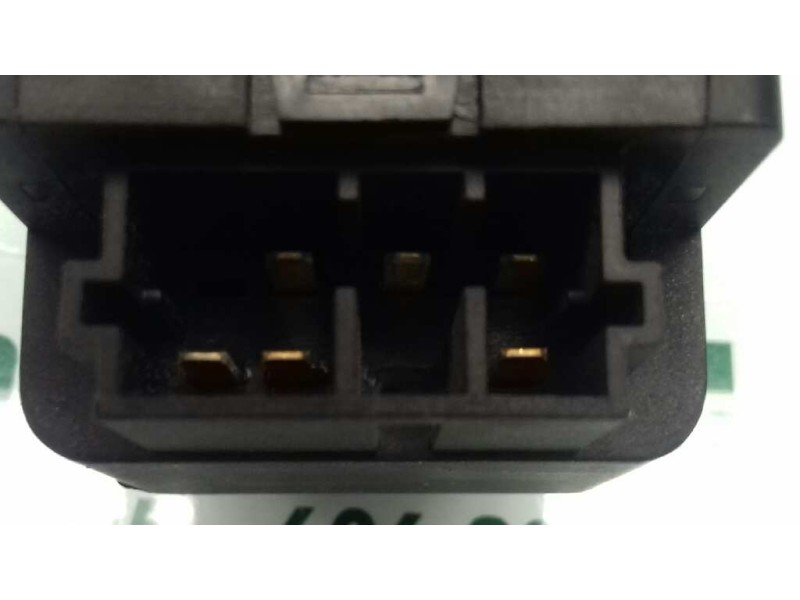 Recambio de mando elevalunas delantero izquierdo para peugeot 206 berlina referencia OEM IAM   6 PINES