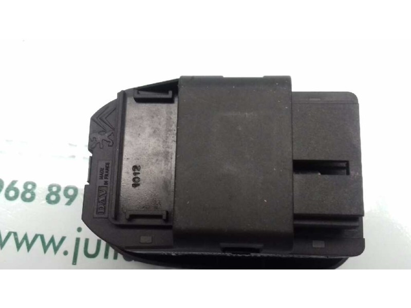 Recambio de mando elevalunas delantero izquierdo para peugeot 206 berlina referencia OEM IAM   6 PINES