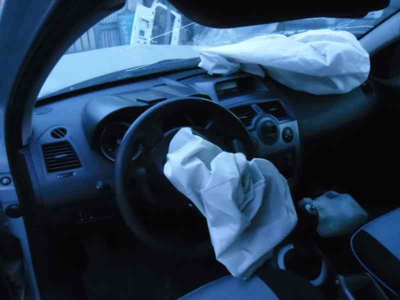 renault megane ii classic berlina del año 2004