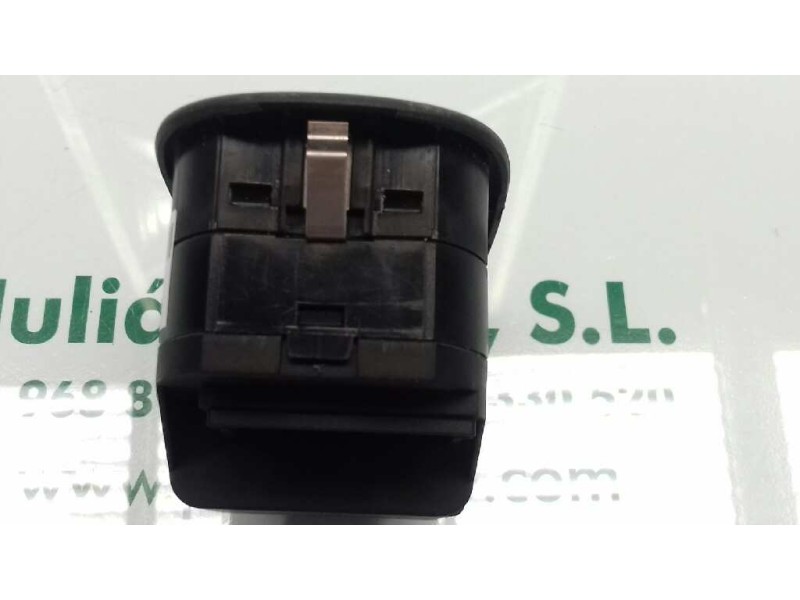 Recambio de mando elevalunas delantero izquierdo para peugeot 206 berlina referencia OEM IAM   6 PINES