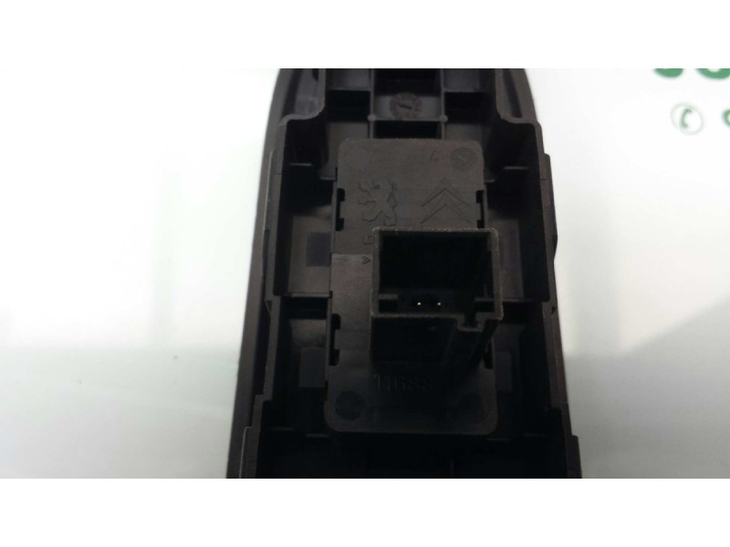 Recambio de mando elevalunas delantero derecho para peugeot 308 referencia OEM IAM 96565184XT 53269801 11688