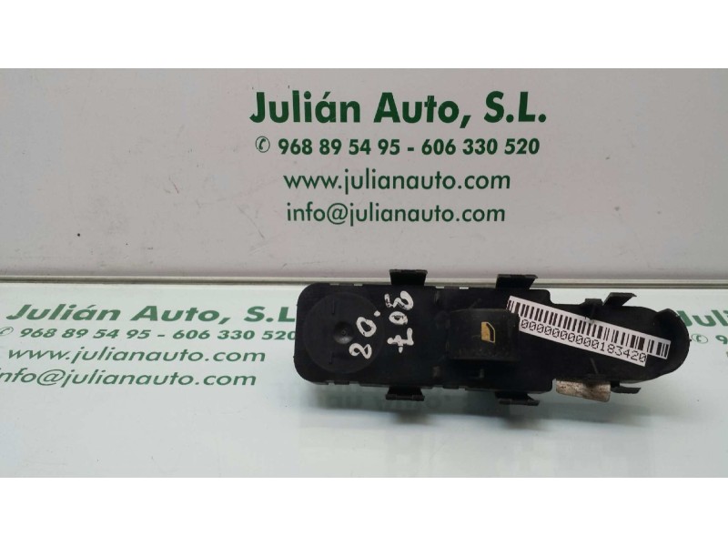Recambio de mando elevalunas delantero derecho para peugeot 307 berlina (s2) referencia OEM IAM 96351625XT 53269709 11561 Recambio de mando elevalunas delantero derecho para peugeot 307 berlina (s2) referencia OEM IAM 96351625XT 53269709 11561