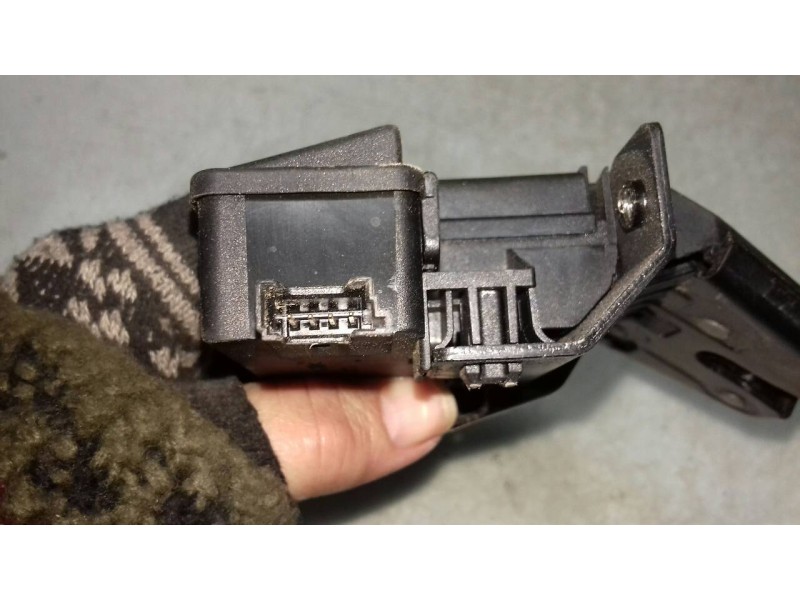 Recambio de cerradura maletero / porton para bmw serie 3 berlina (e90) 320i referencia OEM IAM 7840617 CZ08514 