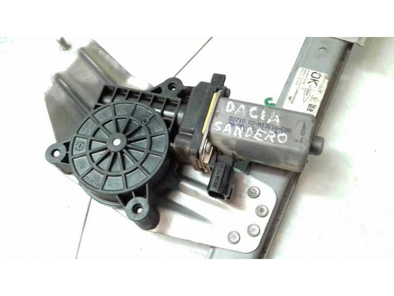Recambio de elevalunas delantero derecho para dacia sandero stepway referencia OEM IAM D3710  ELECTRICO