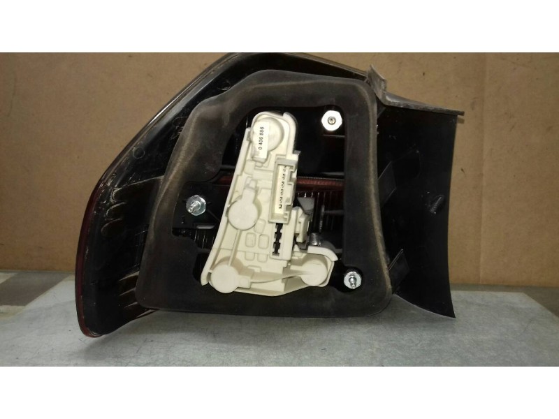 Recambio de piloto trasero derecho para bmw serie 3 berlina (e90) 320i referencia OEM IAM 63210406880  