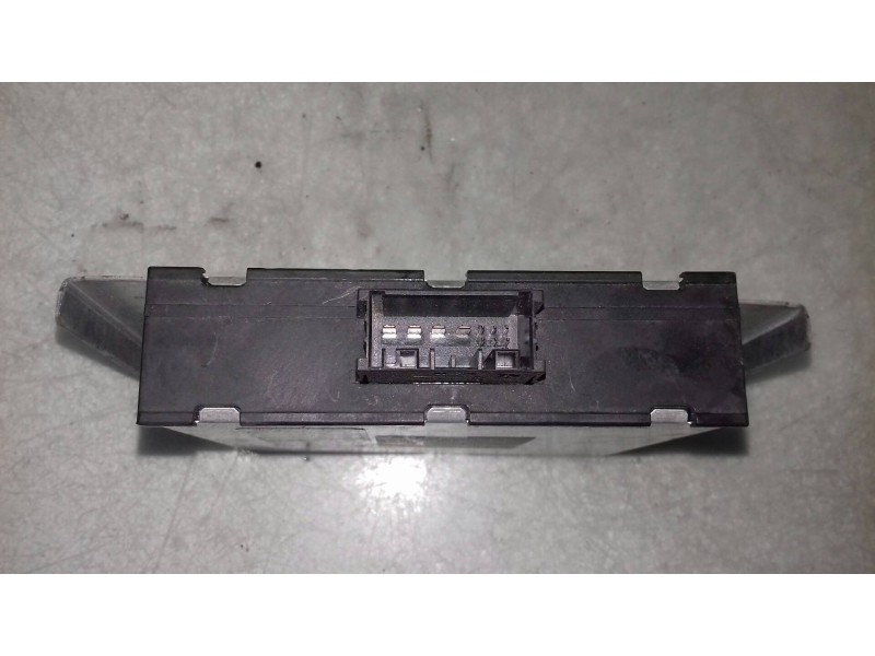Recambio de modulo electronico para bmw serie 3 berlina (e90) 320i referencia OEM IAM 6142911334802 8ES00947900 011157490801