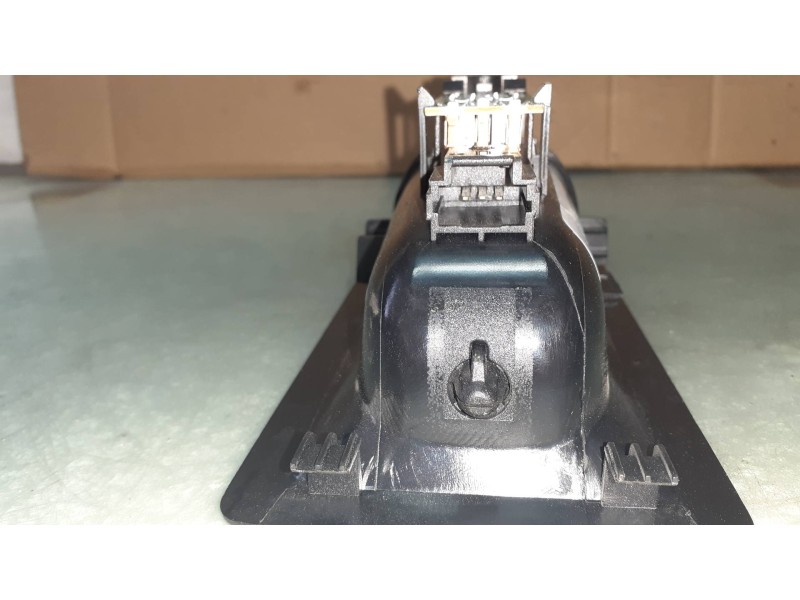 Recambio de luz interior para citroen c4 picasso exclusive referencia OEM IAM 9685614080  LINTERNA