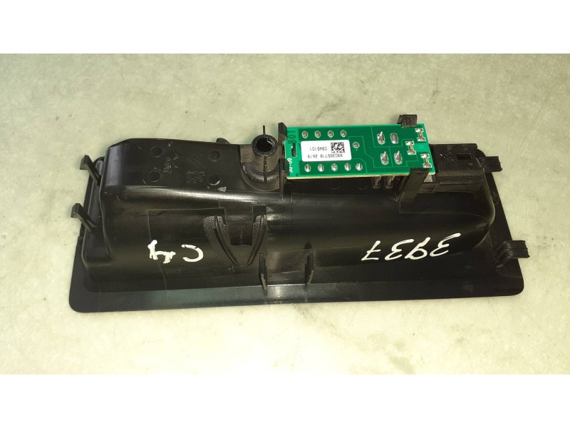 Recambio de luz interior para citroen c4 picasso exclusive referencia OEM IAM 9685614080  LINTERNA