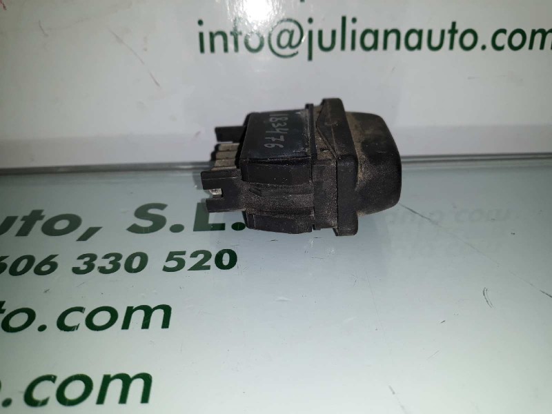 Recambio de mando elevalunas delantero derecho para peugeot 306 berlina 3/4/5 puertas (s2) referencia OEM IAM   