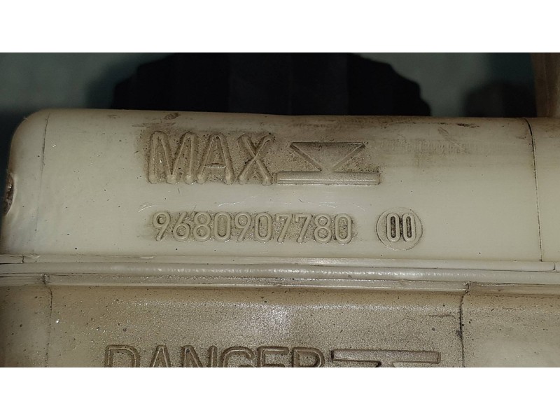 Recambio de deposito servo para citroen c4 picasso exclusive referencia OEM IAM 9680907780 033558 DANGER