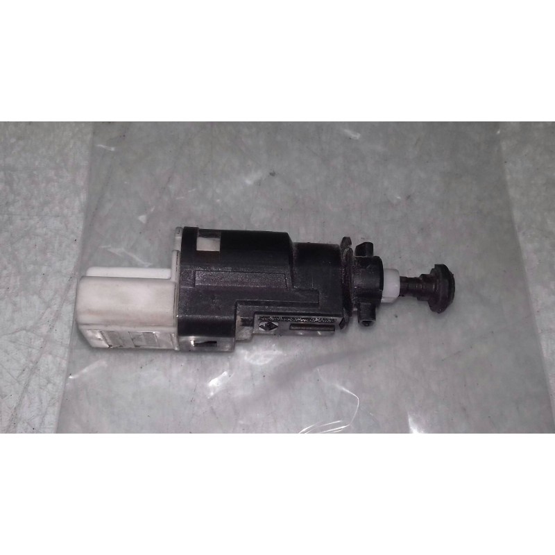 Recambio de interruptor para renault clio iii 20 aniversario referencia OEM IAM 8200276361C  