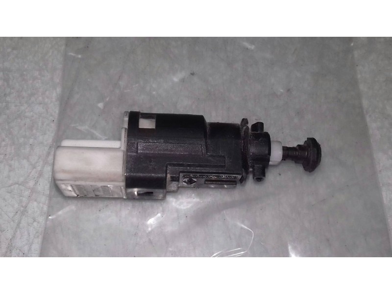 Recambio de interruptor para renault clio iii 20 aniversario referencia OEM IAM 8200276361C  
