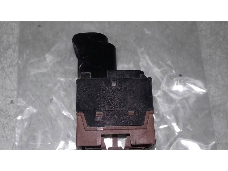 Recambio de mando elevalunas trasero izquierdo para lancia lybra berlina 2.0 lx referencia OEM IAM A223  