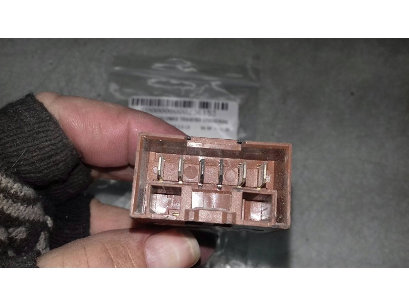 Recambio de mando elevalunas trasero izquierdo para lancia lybra berlina 2.0 lx referencia OEM IAM A223  