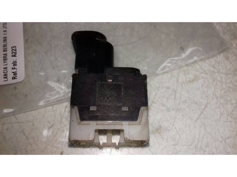Recambio de mando elevalunas delantero derecho para lancia lybra berlina 1.9 jtd referencia OEM IAM A223 9F 