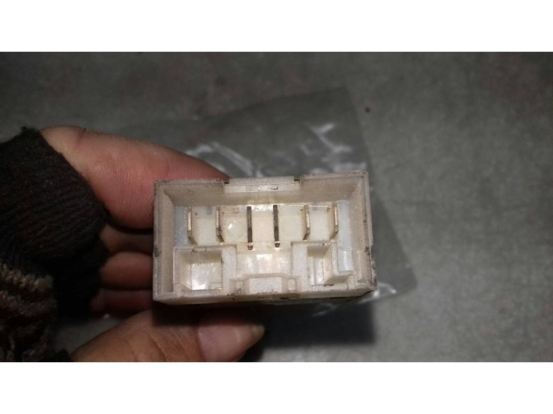 Recambio de mando elevalunas delantero derecho para lancia lybra berlina 1.9 jtd referencia OEM IAM A223 9F 