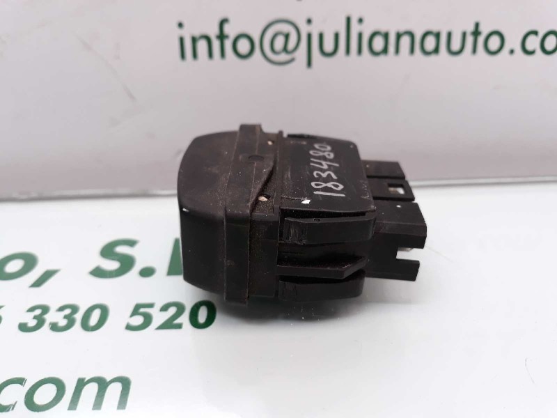 Recambio de mando elevalunas delantero derecho para citroen xsara berlina 1.9 td sx referencia OEM IAM   