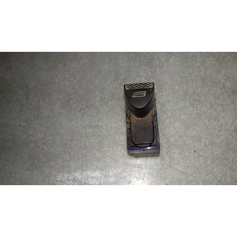 Recambio de mando elevalunas delantero derecho para fiat bravo (182) 16v 80 sx referencia OEM IAM A223  