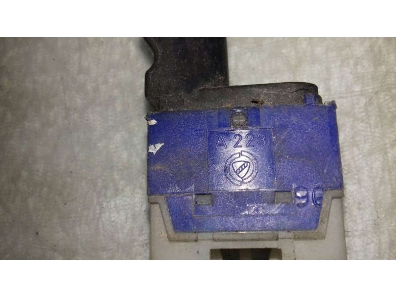 Recambio de mando elevalunas delantero derecho para fiat bravo (182) 16v 80 sx referencia OEM IAM A223  