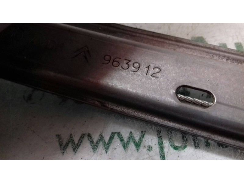 Recambio de elevalunas delantero derecho para citroen c3 1.4 hdi sx referencia OEM IAM 963912 400618H ELECTRICO