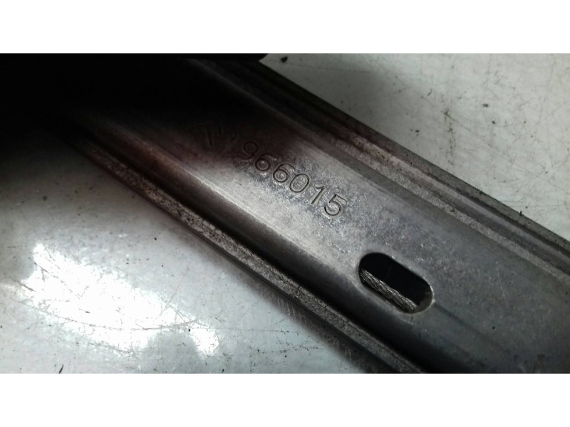 Recambio de elevalunas delantero derecho para citroen c3 1.4 hdi exclusive referencia OEM IAM 966015 400970C ELECTRICO