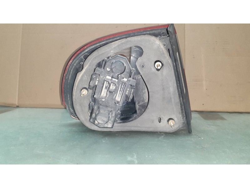 Recambio de piloto trasero derecho para seat toledo (1m2) signo referencia OEM IAM 1M5945096B 1M5945257 HELLA