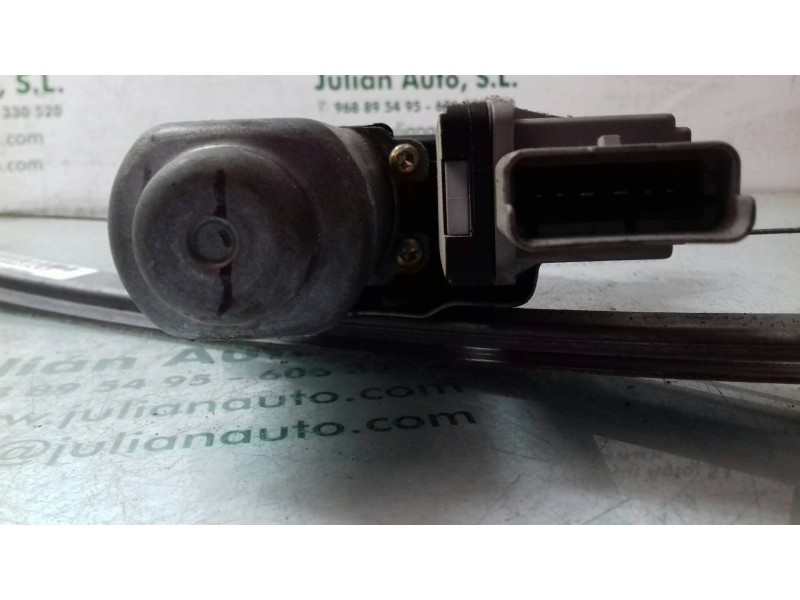 Recambio de elevalunas delantero izquierdo para citroen c3 1.4 hdi 16v exclusive referencia OEM IAM 963912  ELECTRICO