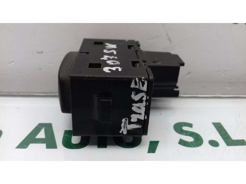 Recambio de mando elevalunas trasero derecho para peugeot 307 (s1) referencia OEM IAM 96360166XT 031491405 