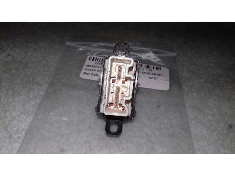 Recambio de mando elevalunas trasero izquierdo para nissan micra (k12e) 25 aniversario referencia OEM IAM 358 3B42  Recambio de mando elevalunas trasero izquierdo para nissan micra (k12e) 25 aniversario referencia OEM IAM 358 3B42
