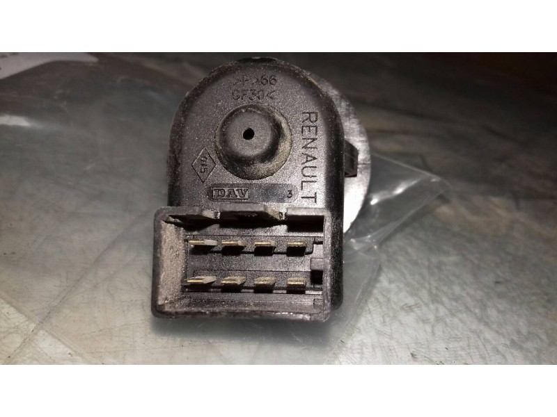 Recambio de mando retrovisor para dacia sandero laureate referencia OEM IAM 8200002442B  