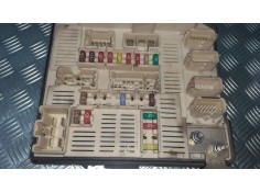 Recambio de caja reles / fusibles para renault kangoo dynamique referencia OEM IAM 8200451802 519220016 9601313070 2