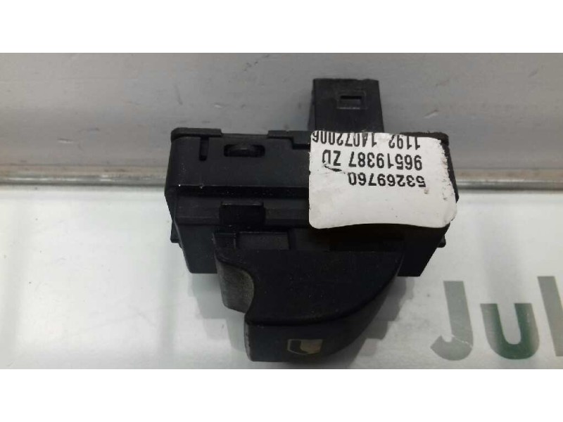 Recambio de mando elevalunas trasero derecho para citroen c6 exclusive referencia OEM IAM 96519387ZD  