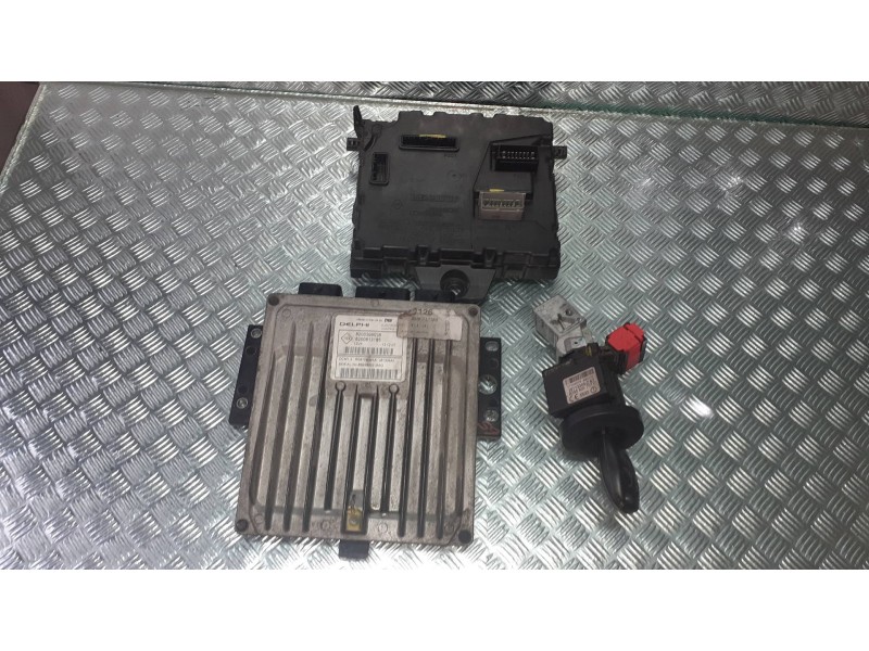 Recambio de centralita motor uce para renault kangoo dynamique referencia OEM IAM 8200399038 8200013185 KIT - DELPHI