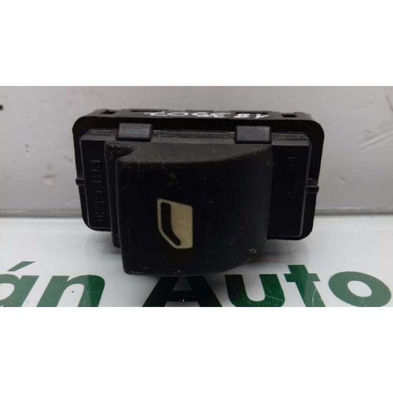 Recambio de mando elevalunas trasero derecho para peugeot 308 sw confort referencia OEM IAM 11688  