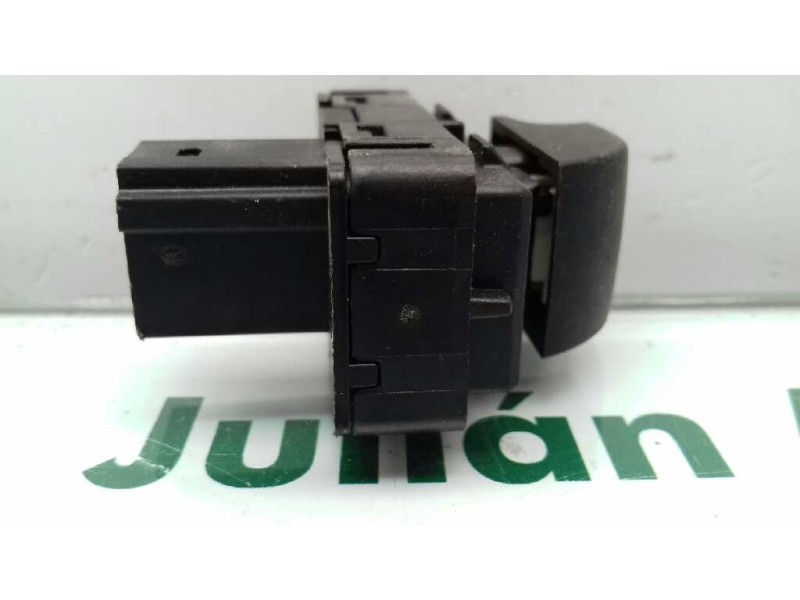 Recambio de mando elevalunas delantero derecho para peugeot 308 sw confort referencia OEM IAM 11688  