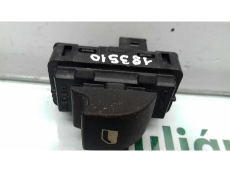 Recambio de mando elevalunas delantero derecho para peugeot 308 sw confort referencia OEM IAM 11688  