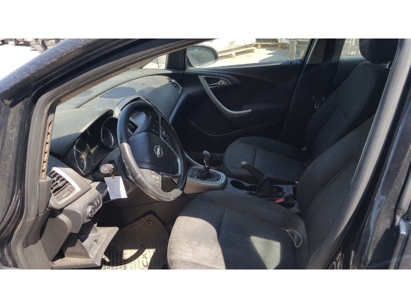 opel astra j lim. del año 2011