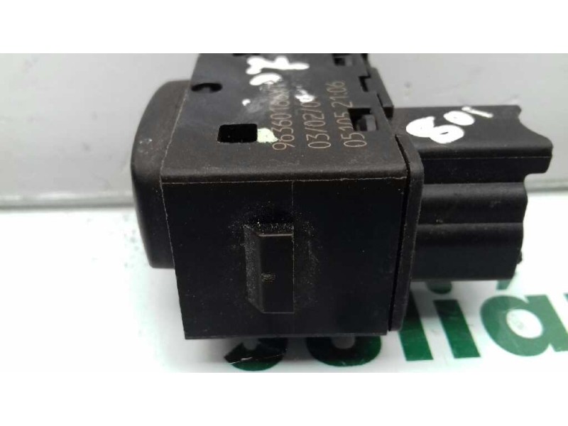 Recambio de mando elevalunas trasero derecho para peugeot 307 (s1) referencia OEM IAM 96360166XT 012790459 