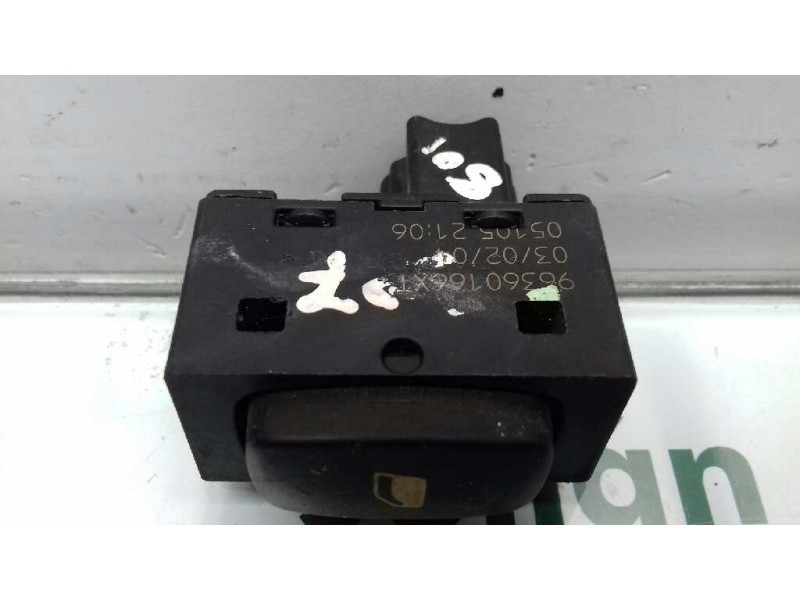 Recambio de mando elevalunas trasero derecho para peugeot 307 (s1) referencia OEM IAM 96360166XT 012790459 