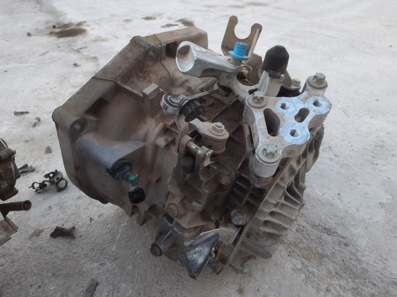 Recambio de caja cambios para fiat 500 l (330) s-design referencia OEM IAM C63563521 2062108 6 VELOCIDADES