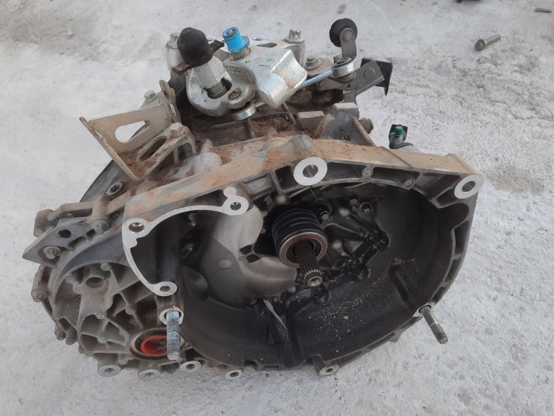 Recambio de caja cambios para fiat 500 l (330) s-design referencia OEM IAM C63563521 2062108 6 VELOCIDADES